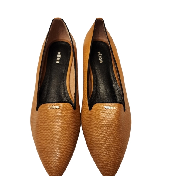 Viina Pointy Toe Flats - Picture 4 of 11